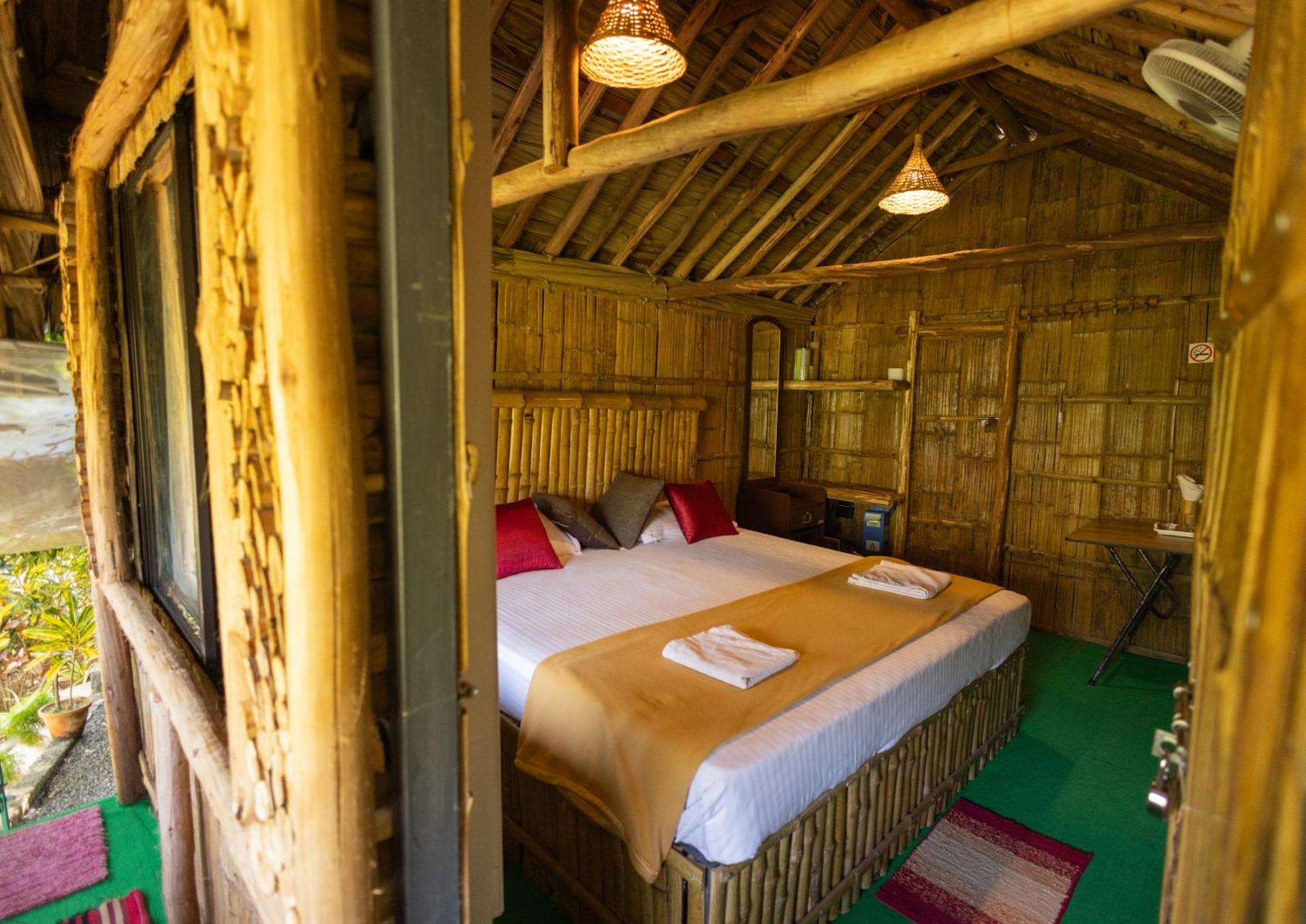 Fab - Bamboo Hut With Open Shower Munnar Exterior photo