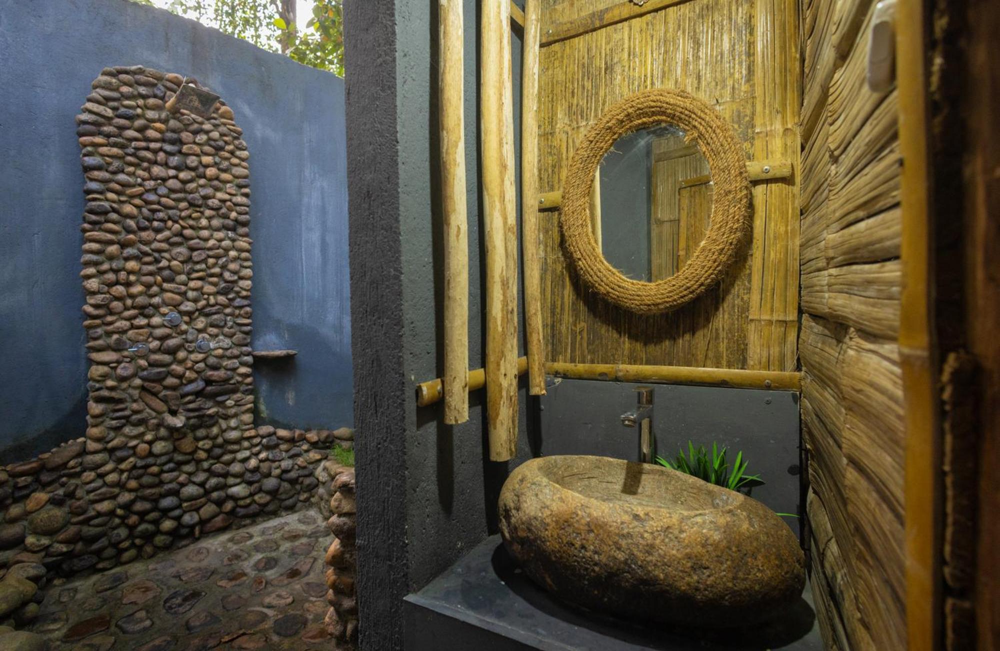 Fab - Bamboo Hut With Open Shower Munnar Exterior photo
