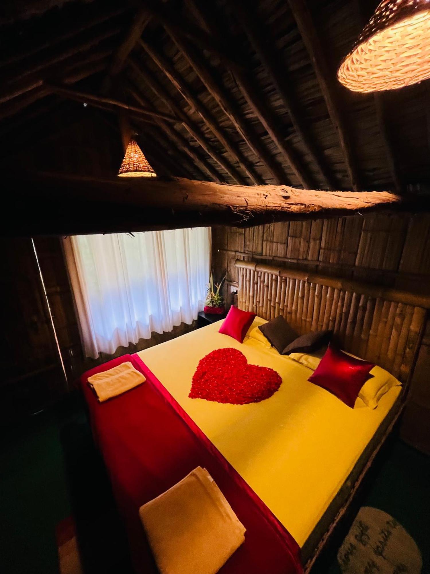 Fab - Bamboo Hut With Open Shower Munnar Exterior photo