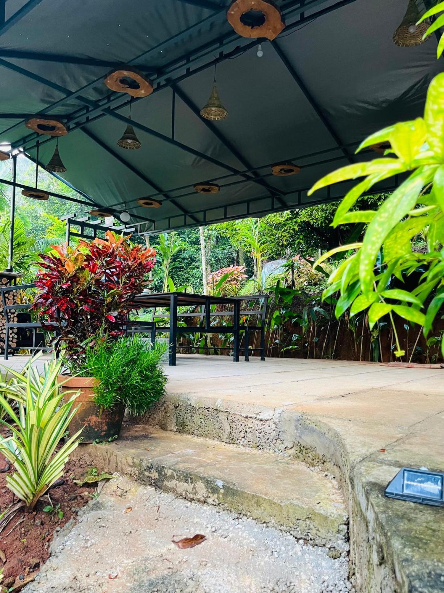 Fab - Bamboo Hut With Open Shower Munnar Exterior photo